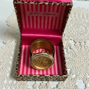 Betsey Johnson Women s BJ00214 02